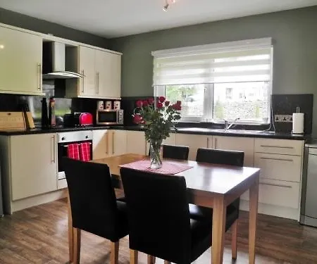 Meadowbank Cottage, Hillcroft Park, * Pooley Bridge